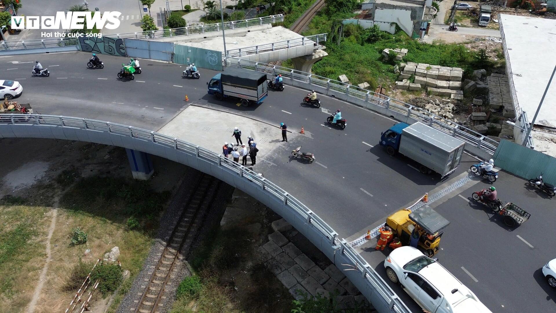 Kiểm tra vết sụt lún dự án nghìn tỷ của Tập đoàn Phúc Sơn tại Nha Trang - Ảnh 7. Kiểm tra vết sụt lún dự án nghìn tỷ của Tập đoàn Phúc Sơn tại Nha Trang - Ảnh 7.