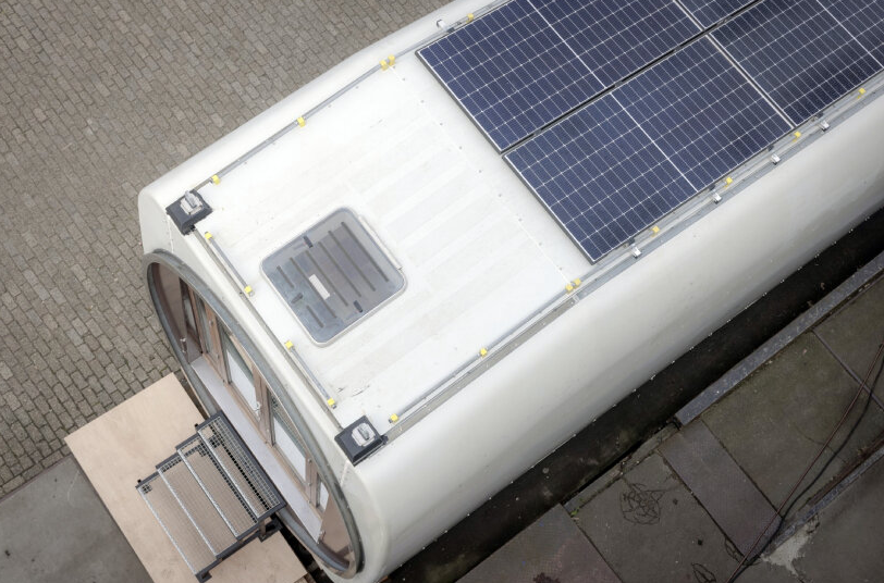 Ng&ocirc;i nh&agrave; nhỏ si&ecirc;u tiện nghi l&agrave;m từ turbine điện gi&oacute; &ldquo;đ&atilde; nghỉ hưu&rdquo;- Ảnh 2.