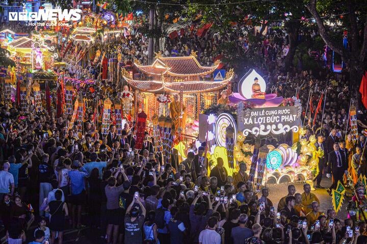 Lễ cung rước xá lợi Đức Phật tại chùa Tam Chúc Hà Nam diễn ra long trọng - Ảnh 1.