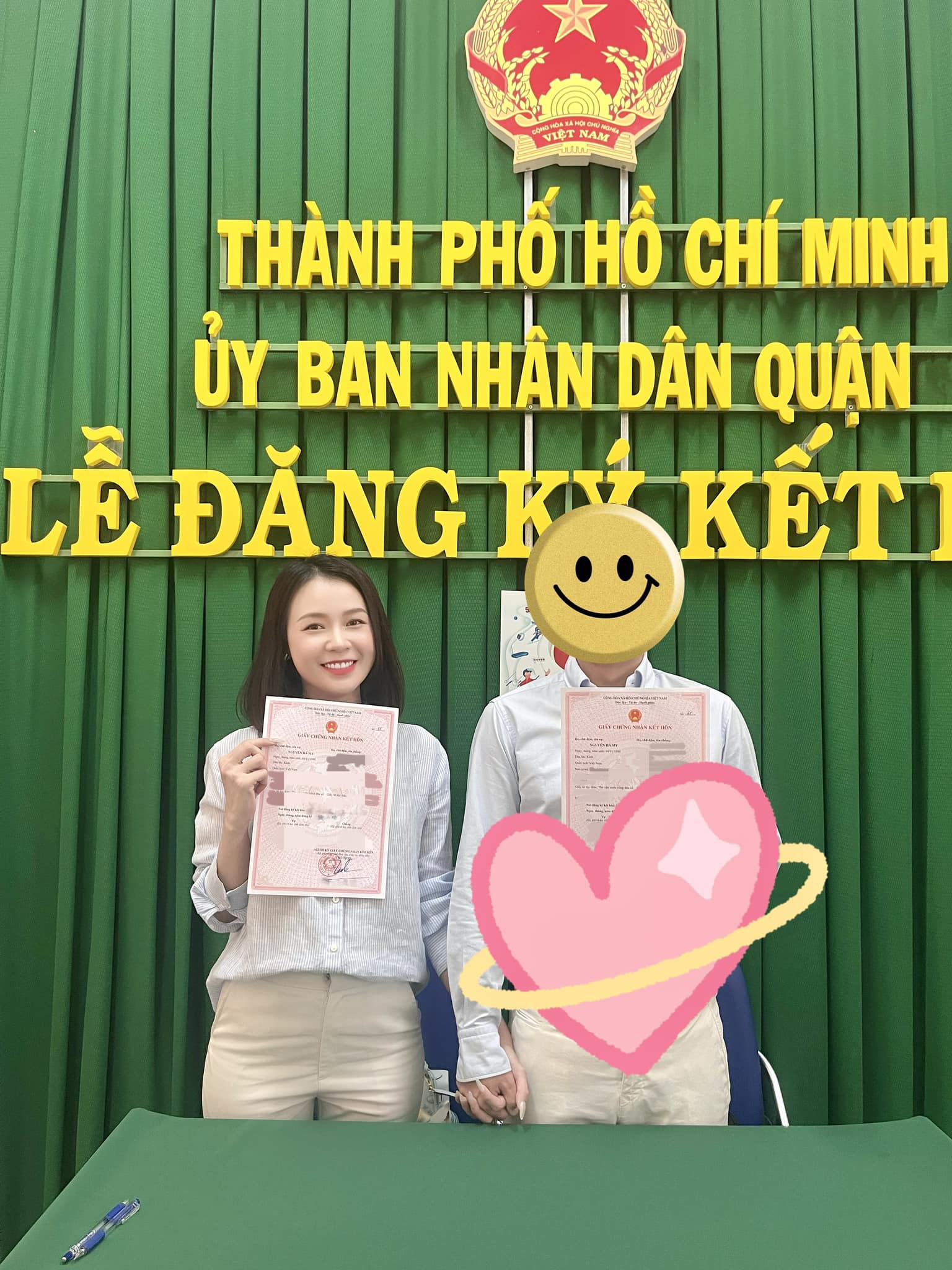 Chồng bí ẩn chưa bao giờ lộ diện của sao nữ Vbiz: Thông tin cực hiếm, hẹn hò phải thuê phiên dịch- Ảnh 1.