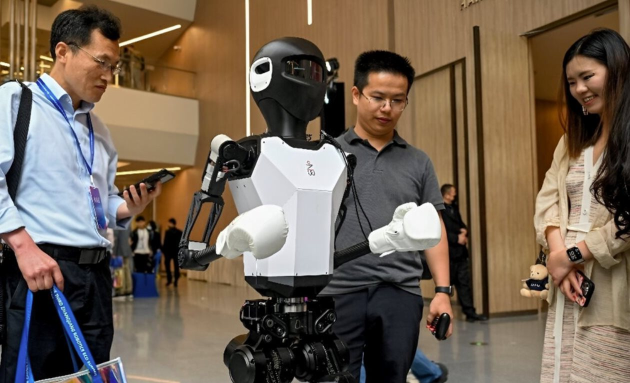 Thế giới công nghệ robot hình người: Cuộc đua sản xuất và thách thức toàn cầu - Ảnh 3. Thế giới công nghệ robot hình người: Cuộc đua sản xuất và thách thức toàn cầu - Ảnh 3.