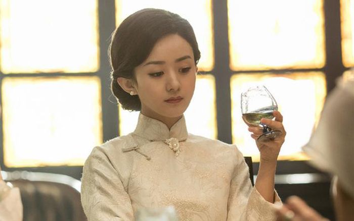 10 mỹ nhân mặc sườn xám đẹp nhất Trung Quốc: Lưu Diệc Phi xếp thứ 7, hạng 1 không có đối thủ suốt 25 năm- Ảnh 18.