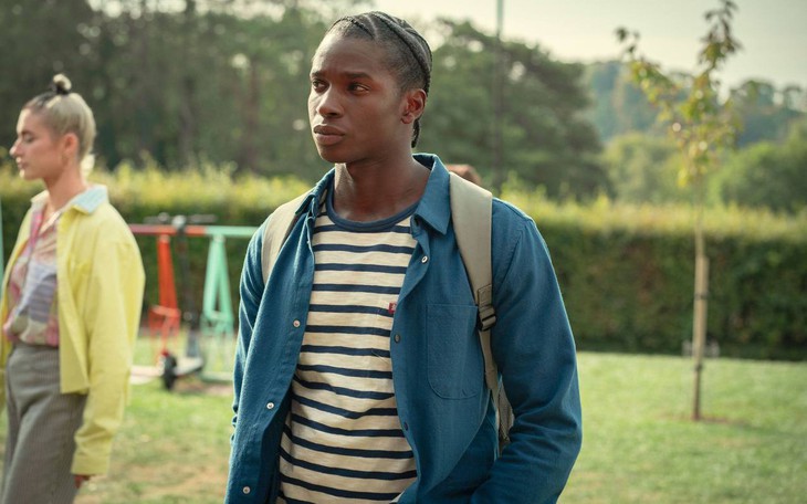 Đang xem phim "Sex Education", bất ngờ tôi nhận được tin nhắn của bố, đọc xong mà tôi ôm mặt khóc nức nở vì ân hận - Ảnh 1.