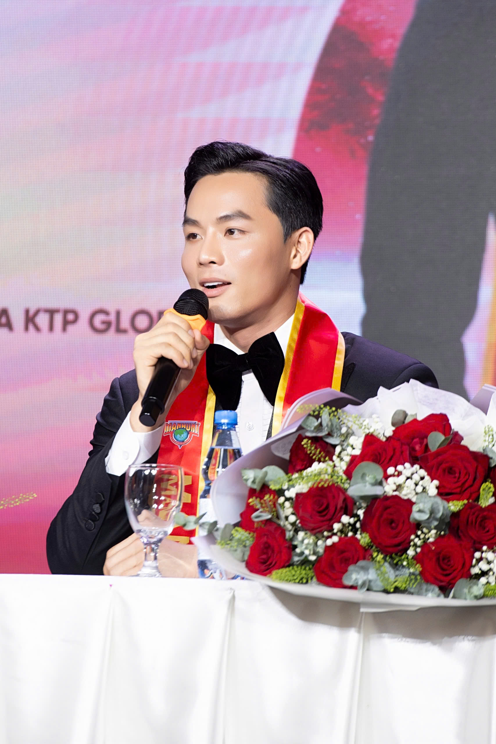 Người mẫu Vũ Linh đại diện Việt Nam thi Manhunt International 2025 - Ảnh 1.