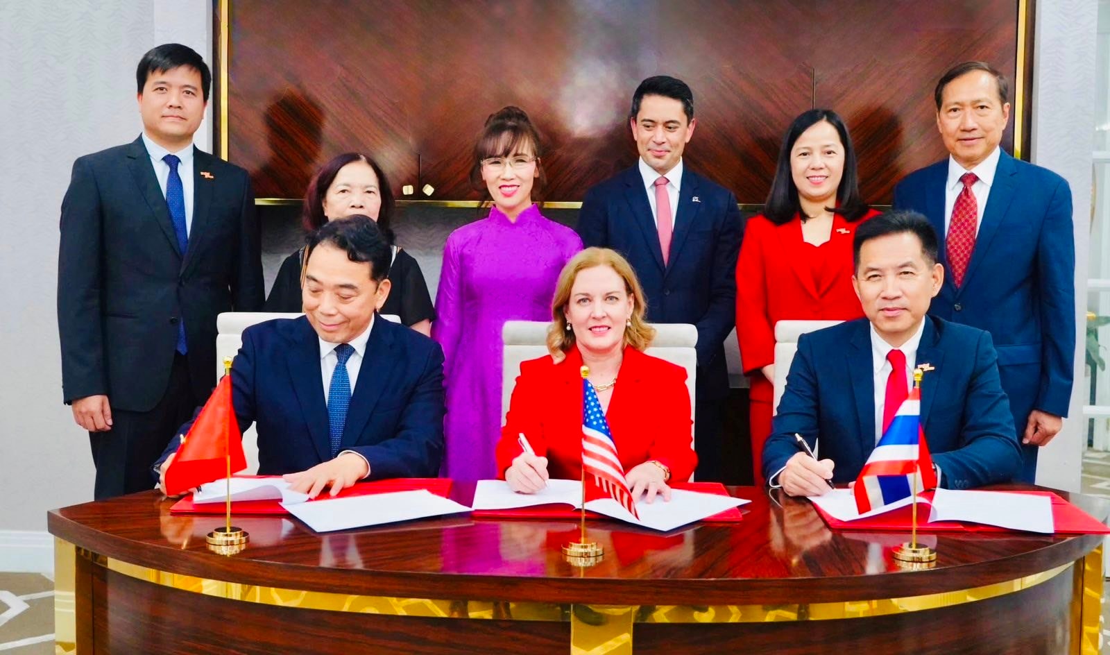Hãng hàng không của tỷ phú Nguyễn Thị Phương Thảo sẽ chuyển giao 50 tàu bay Boeing 737 cho Vietjet Thái Lan - Ảnh 2.