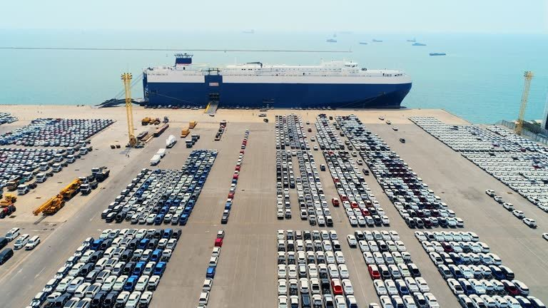 “Thủy quái khủng” lập kỷ lục thế giới mới: dài 228m, rộng 37m, bắt đầu di chuyển đến châu Âu 605 roro vessel stock videos footage 4k video clips getty images car carrier 1747386323401 174738632371012987929