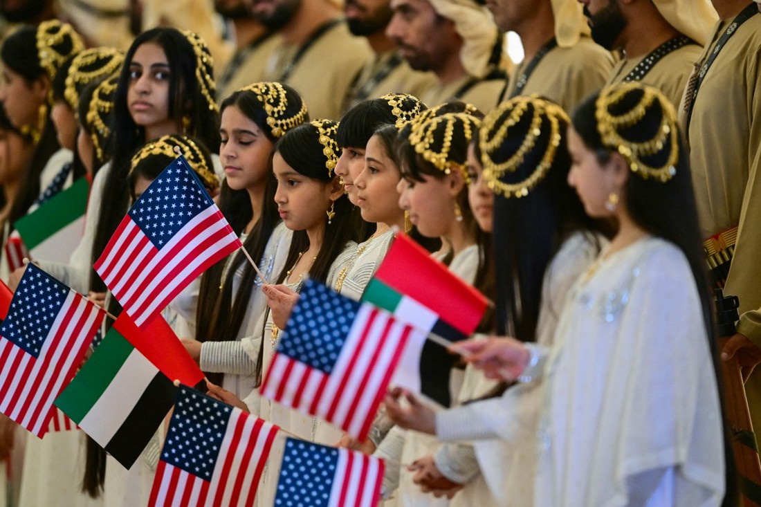 Màn múa tóc lạ mắt và thỏa thuận ‘lịch sử’ UAE dành cho ông Trump - Ảnh 1.