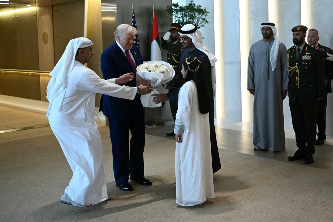 Màn múa tóc lạ mắt và thỏa thuận ‘lịch sử’ UAE dành cho ông Trump - Ảnh 2.