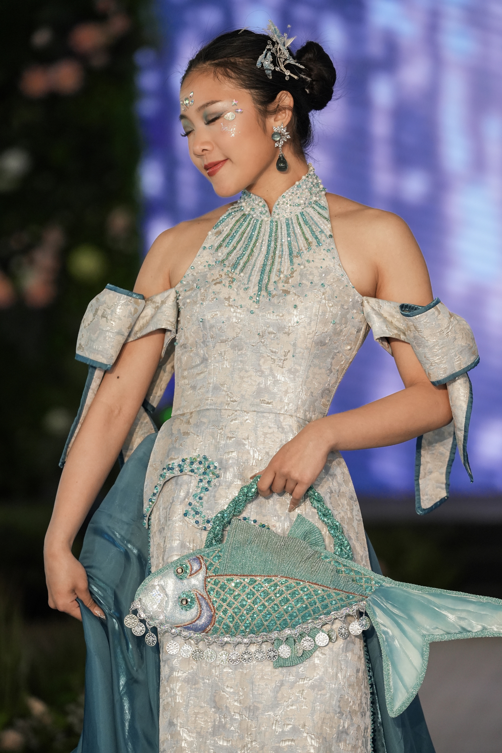 NTK Minh Châu mang áo dài sang Mỹ, xúc động khi được đón nhận- Ảnh 6.