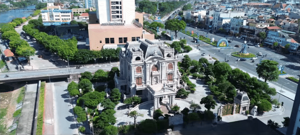 Lâu đài có 1-0-2 trên đất vàng ở Hà Nam: 4 phía đều là "view triệu đô" nhưng vẫn có một điểm gây "lăn tăn" - Ảnh 3. Lâu đài có 1-0-2 trên đất vàng ở Hà Nam: 4 phía đều là "view triệu đô" nhưng vẫn có một điểm gây "lăn tăn" - Ảnh 3.