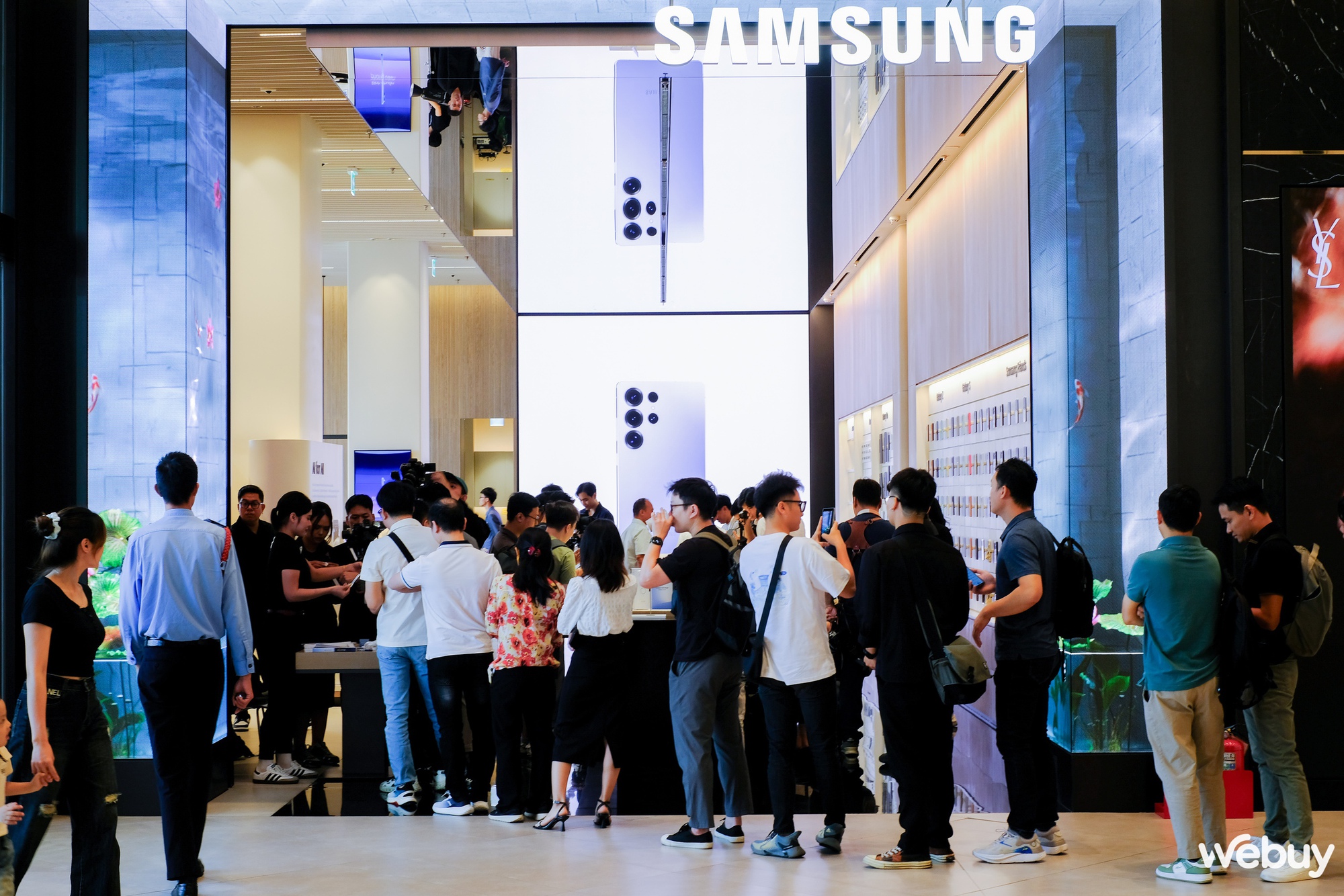 Galaxy S25 Edge - Từ chiếc máy bí ẩn đến trải nghiệm thực tế: Đây là những gì reviewer công nghệ nói- Ảnh 2. Galaxy S25 Edge - Từ chiếc máy bí ẩn đến trải nghiệm thực tế: Đây là những gì reviewer công nghệ nói- Ảnh 2.