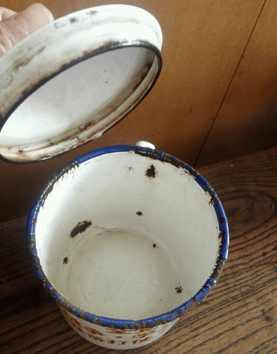 Khuyên chân thành: 6 loại cốc này biến nước nóng thành "thuốc độc" cần bỏ ngay nhưng nhà nào cũng có- Ảnh 1.