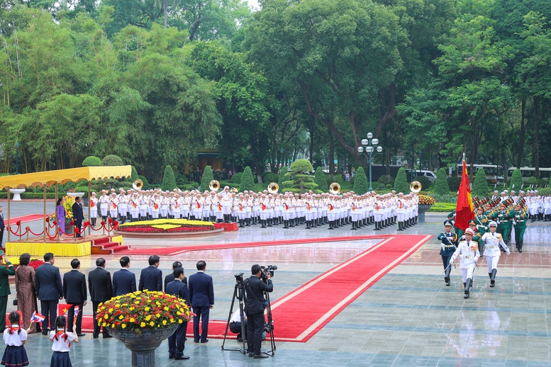 Thủ tướng Phạm Minh Chính đón tiếp Thủ tướng Thái Lan Paetongtarn Shinawatra tại Việt Nam - Ảnh 2.