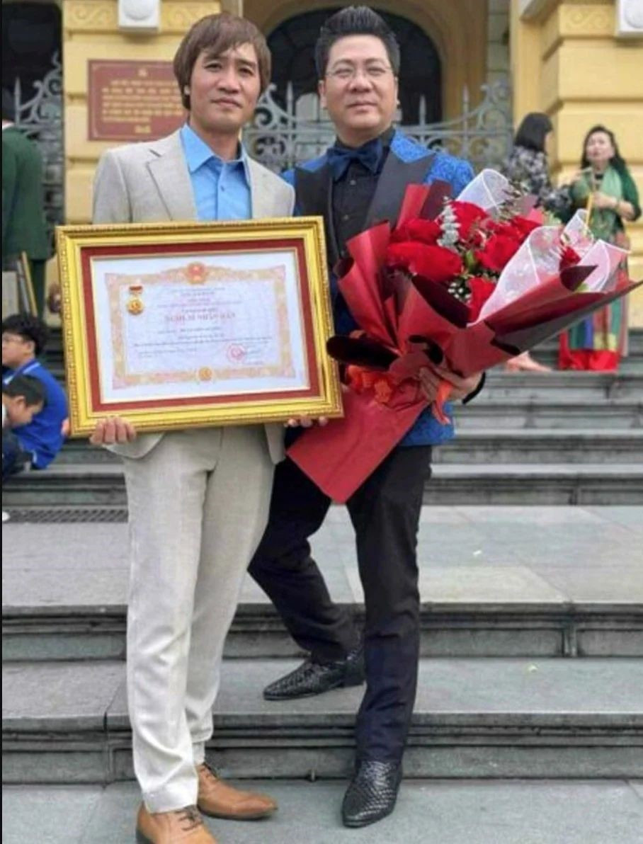 Một gia đình quê Đông Anh có 2 anh em là NSND, một người là tiến sĩ, Phó Giám đốc Học viện Âm nhạc - Ảnh 1. Một gia đình quê Đông Anh có 2 anh em là NSND, một người là tiến sĩ, Phó Giám đốc Học viện Âm nhạc - Ảnh 1.