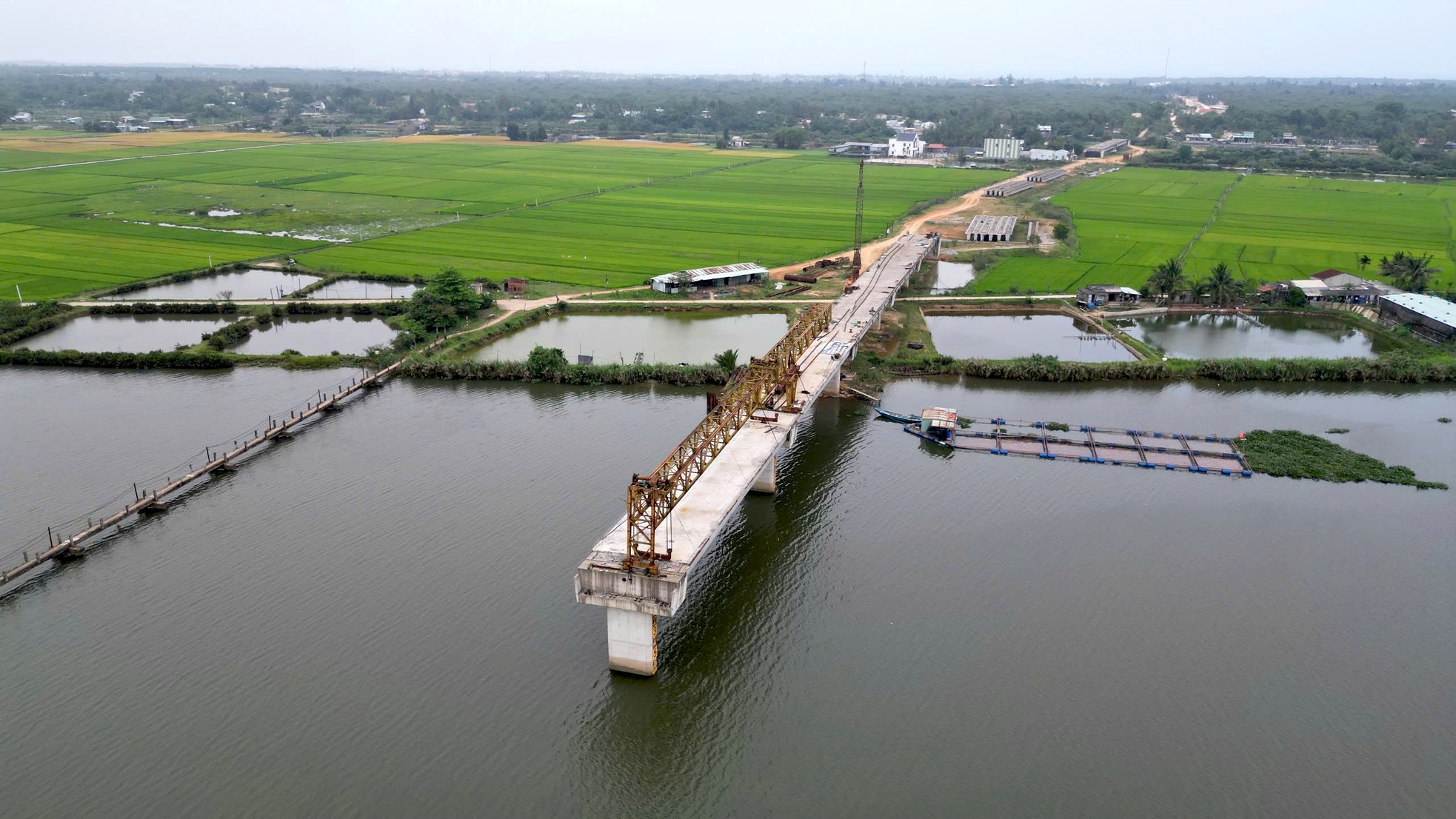 Dự án cầu Tam Tiến 220 tỷ vẫn dang dở sau 4 năm thi công tại Quảng Nam - Ảnh 8.