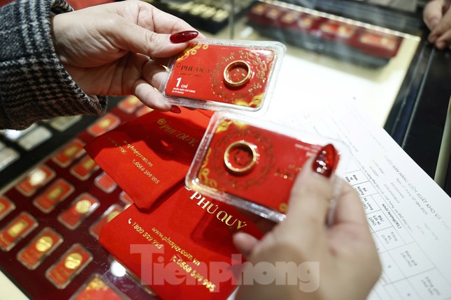 Giá vàng, USD đồng loạt giảm - Ảnh 1. Giá vàng, USD đồng loạt giảm - Ảnh 1.