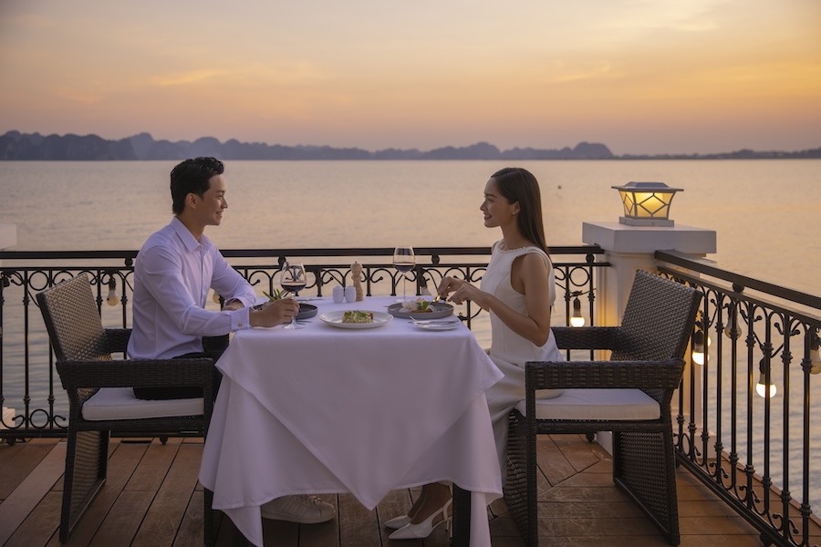 Đảo Rều Hạ Long - nơi Hồ Quỳnh Hương tổ chức đám cưới có gì đặc biệt mà được coi là "Dubai thu nhỏ"? - Ảnh 8. Đảo Rều Hạ Long - nơi Hồ Quỳnh Hương tổ chức đám cưới có gì đặc biệt mà được coi là "Dubai thu nhỏ"? - Ảnh 8.
