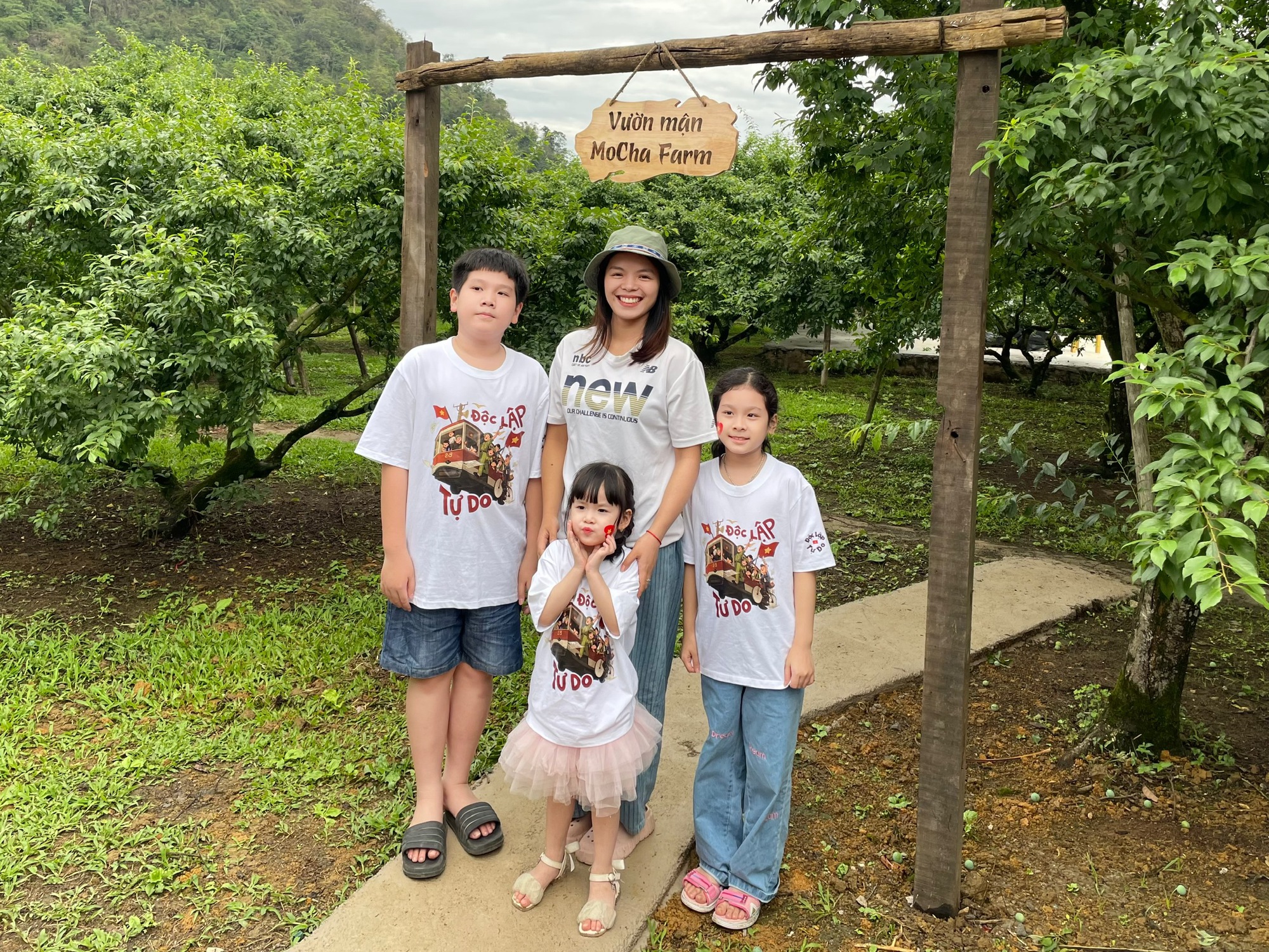 Những cô gái bỏ phố về rừng: Gieo mầm xanh từ những giấc mơ lành - Ảnh 9. Những cô gái bỏ phố về rừng: Gieo mầm xanh từ những giấc mơ lành - Ảnh 9.