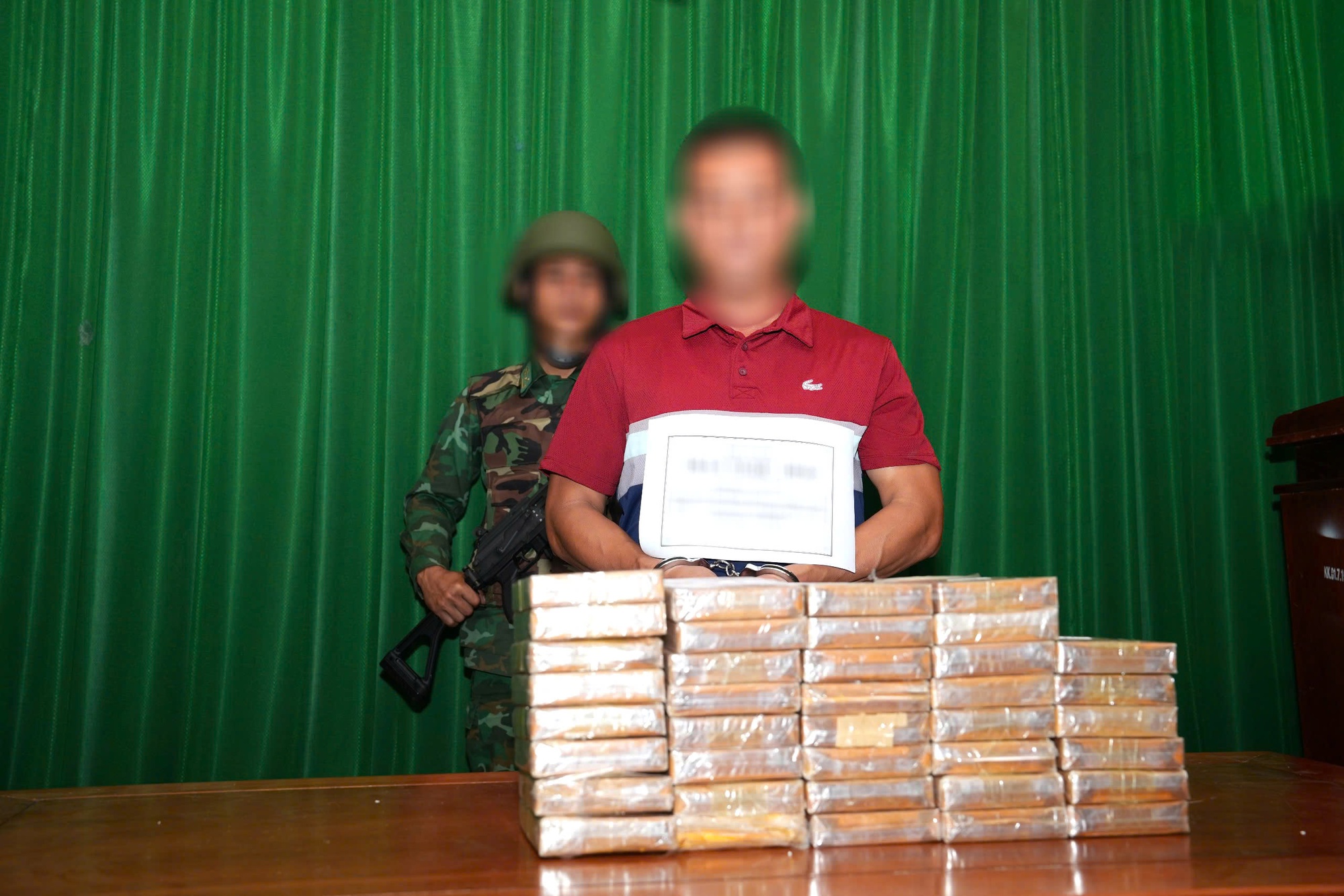 "Tr&ugrave;m" giang hồ bị bắt ở Quảng Nam - Ảnh 6.