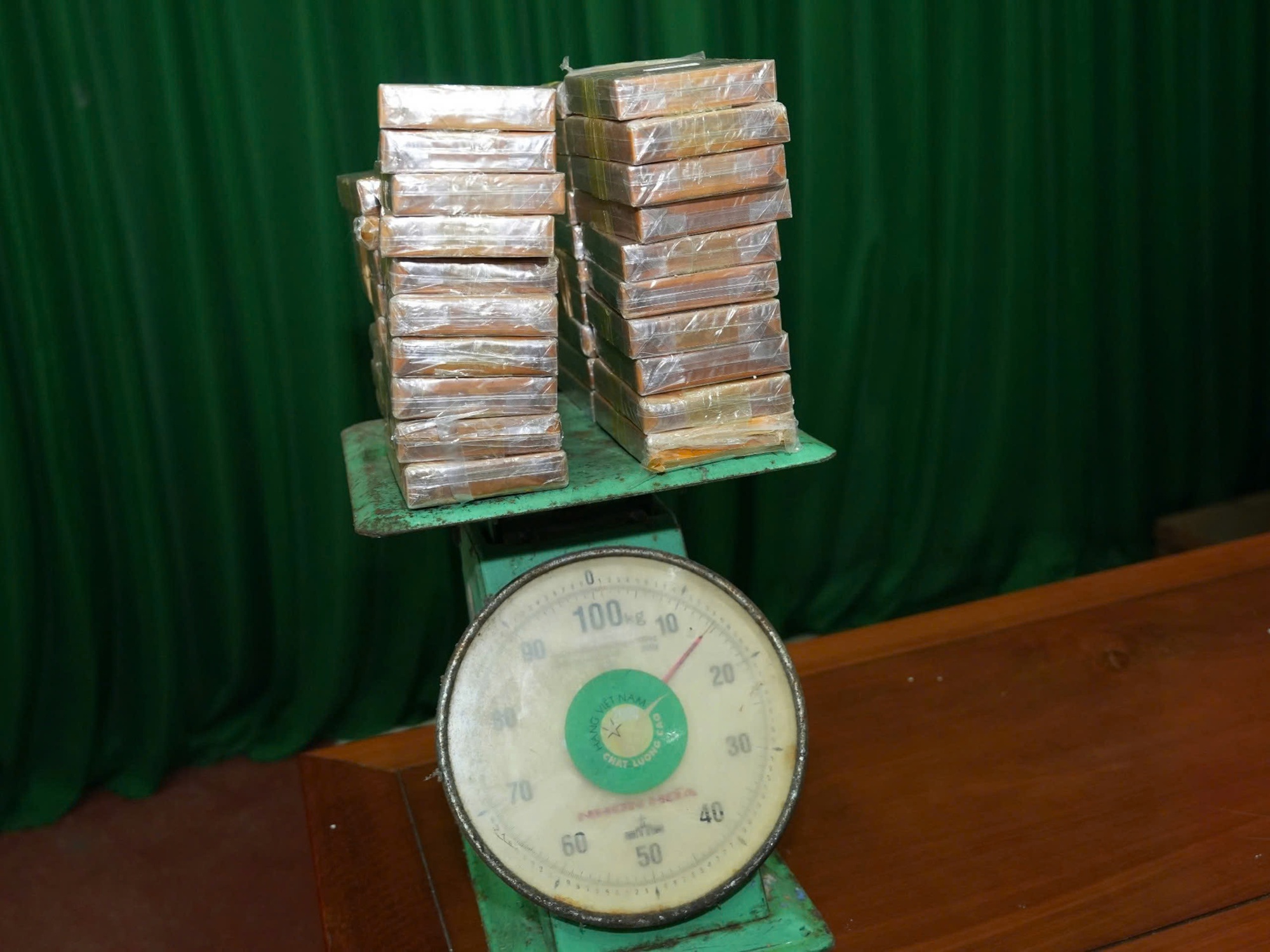 "Tr&ugrave;m" giang hồ bị bắt ở Quảng Nam - Ảnh 2.