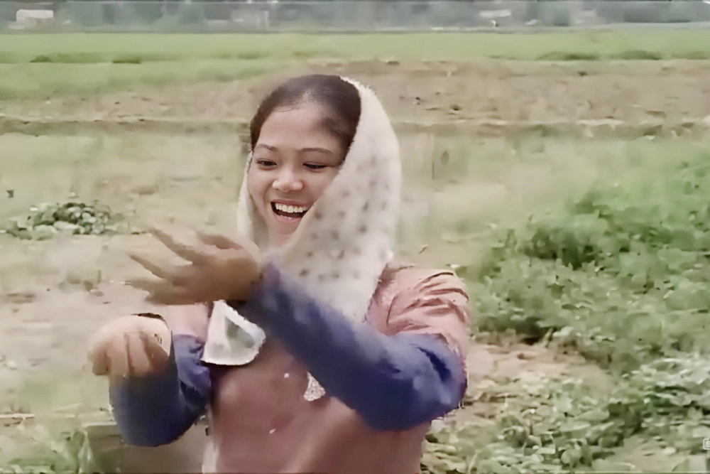 Nữ NSND luôn tự hào nhận "mình là gái quê", tuổi 58 "lên chức" vẫn giữ nét trẻ trung, năng động- Ảnh 6.