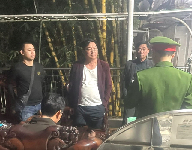 Cựu tổng biên tập tạp chí môi trường và Đô thị bị truy tố về tội cưỡng đoạt tài sản - Ảnh 3.
