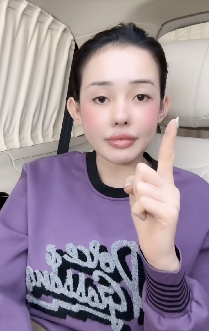 Căng thẳng tuyệt đối: Ngân 98 và Ngân Collagen Cần Thơ “đại chiến”, đến tận biệt phủ để đối chất- Ảnh 3. Căng thẳng tuyệt đối: Ngân 98 và Ngân Collagen Cần Thơ “đại chiến”, đến tận biệt phủ để đối chất- Ảnh 3.