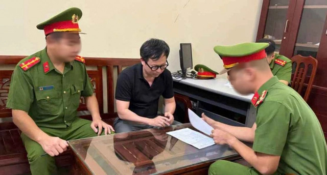 Cựu tổng biên tập tạp chí môi trường và Đô thị bị truy tố về tội cưỡng đoạt tài sản - Ảnh 2.