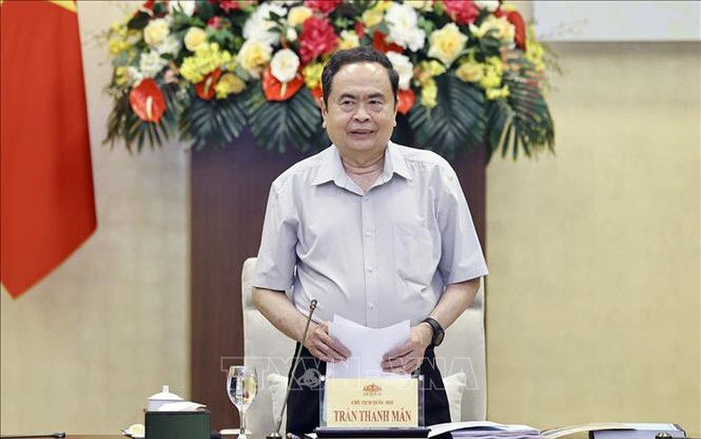 Quốc hội phê duyệt ngân sách Nhà nước năm 2025 với 44 . 000 Tỷ đồng chi chế độ cán bộ - Ảnh 5. Quốc hội phê duyệt ngân sách Nhà nước năm 2025 với 44 . 000 Tỷ đồng chi chế độ cán bộ - Ảnh 5.
