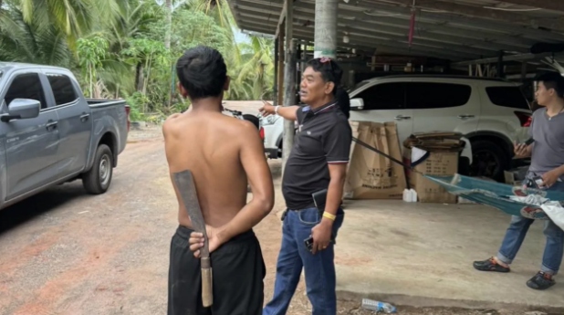 Yêu cầu khách trả tiền hàng, nam shipper bị chém vào mặt- Ảnh 1.