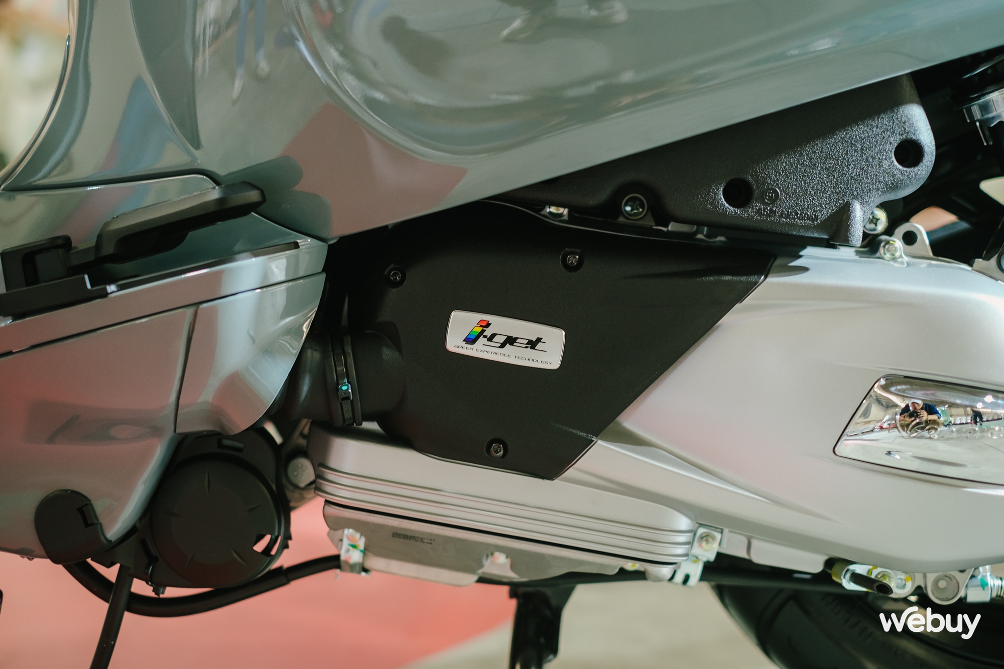 Vespa Primavera & Sprint 2025 chính thức ra mắt tại Việt Nam: Di sản gần 80 năm kết hợp với công nghệ đỉnh cao, chuẩn Vibe Gen Z!- Ảnh 18.