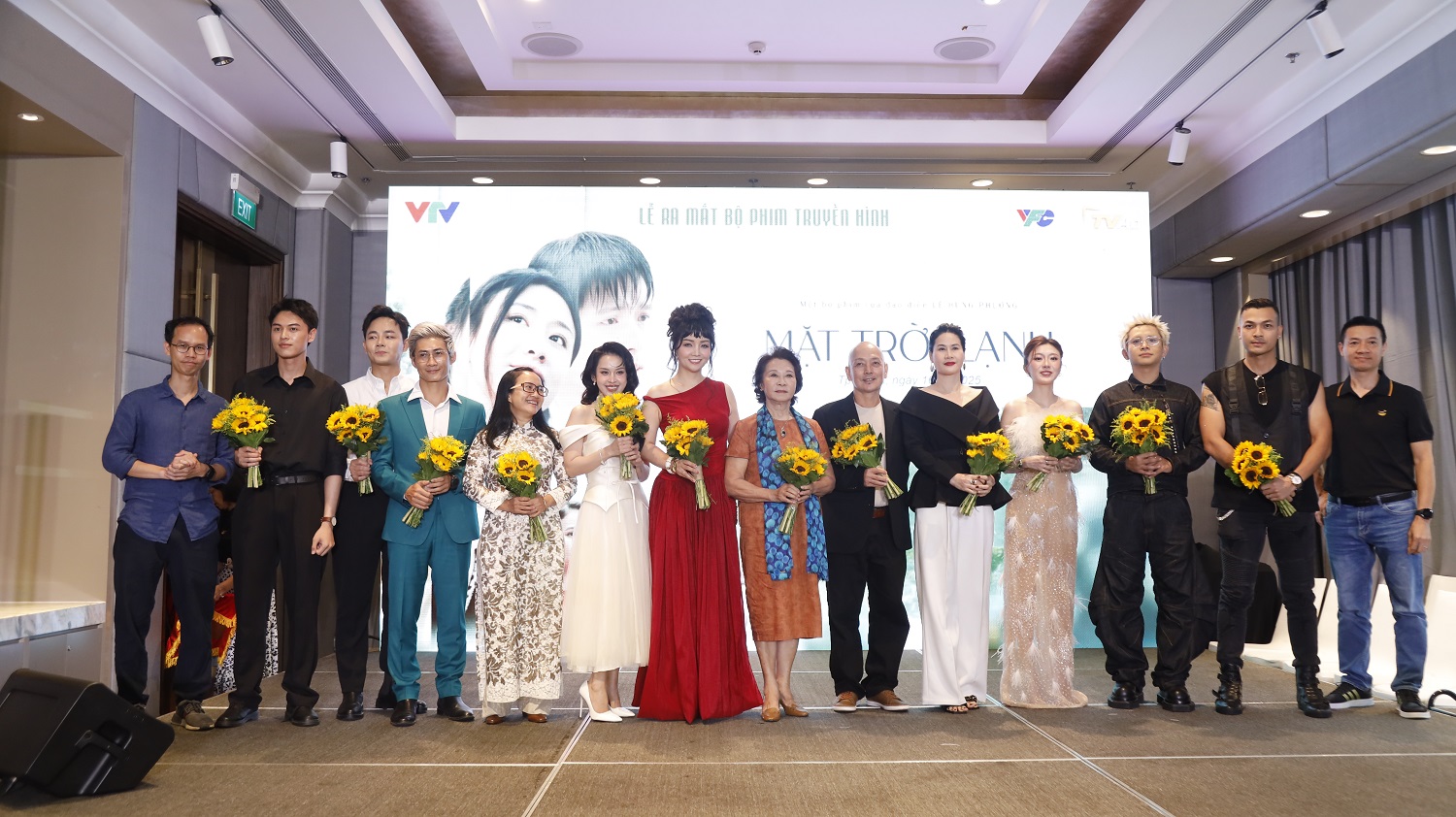 Mai Thu Huyền: “Đấy là tin mà tôi sốc nhất... Tôi bảo, anh Phương ơi, anh ác quá” - Ảnh 2. Mai Thu Huyền: “Đấy là tin mà tôi sốc nhất... Tôi bảo, anh Phương ơi, anh ác quá” - Ảnh 2.