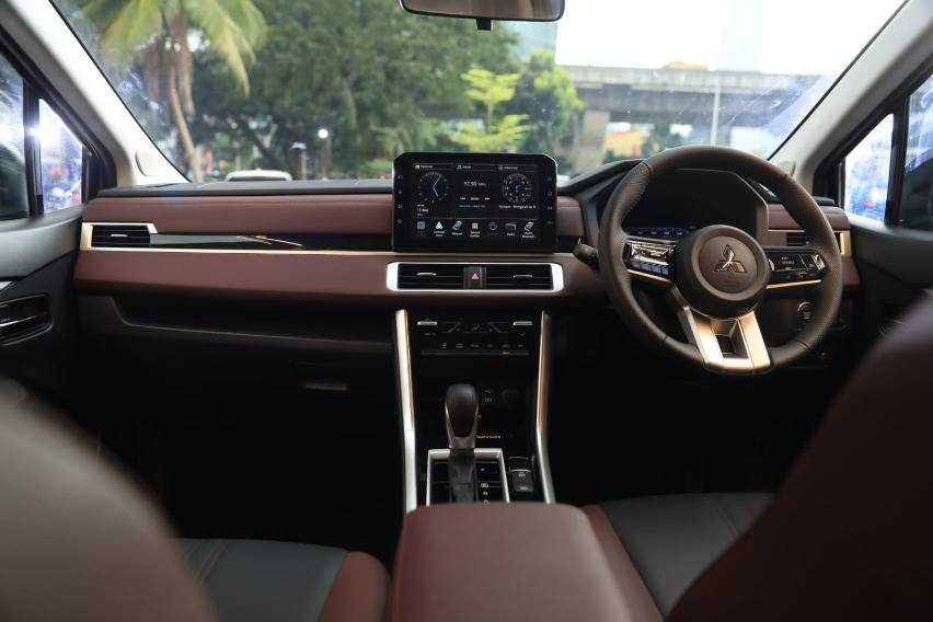 Mitsubishi Xpander 2025 ra mắt: Lưới tản nhiệt mới, màn hình to hơn, thêm túi khí, có camera 360, giá quy đổi khiến người Việt ao ước - Ảnh 6.