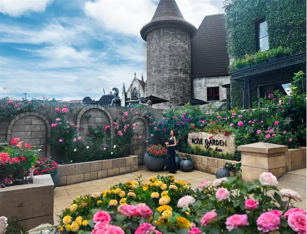 Vô vàn trải nghiệm độc đáo tại Lễ hội Hoa hồng Sun World Ba Na Hills - Ảnh 1.