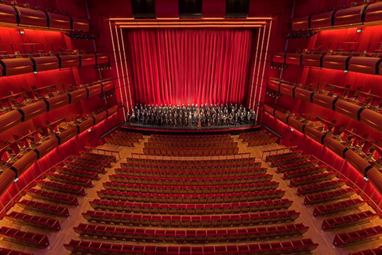 Soi kiến tr&uacute;c &ldquo;độc nhất v&ocirc; nhị&rdquo; của Nh&agrave; h&aacute;t Opera H&agrave; Nội tại Hồ T&acirc;y- Ảnh 5.