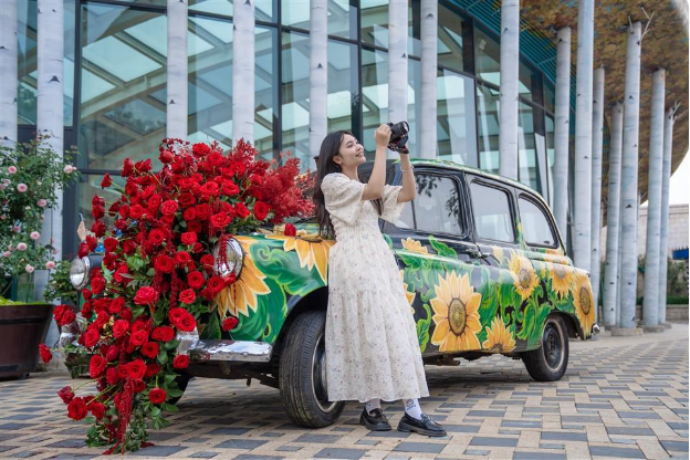 Vô vàn trải nghiệm độc đáo tại Lễ hội Hoa hồng Sun World Ba Na Hills - Ảnh 3.
