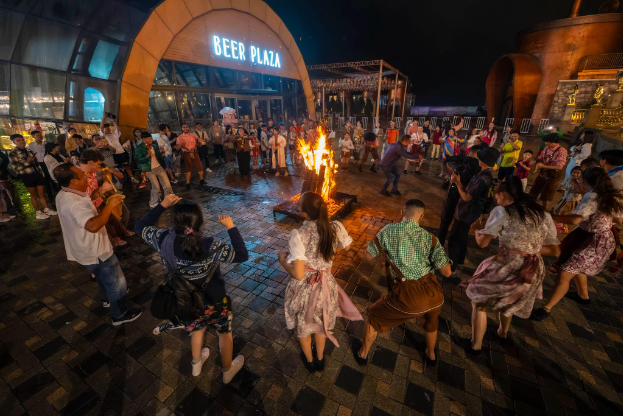 Vô vàn trải nghiệm độc đáo tại Lễ hội Hoa hồng Sun World Ba Na Hills - Ảnh 7.