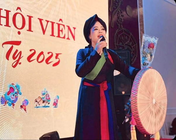 Nữ NSND luôn tự hào nhận "mình là gái quê", tuổi 58 "lên chức" vẫn giữ nét trẻ trung, năng động- Ảnh 9.