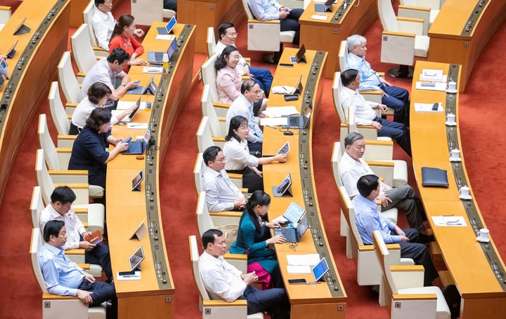 Đề xuất 44 . 000 Tỷ đồng cho chính sách nghỉ hưu cán bộ sau tinh gọn bộ máy - Ảnh 1.