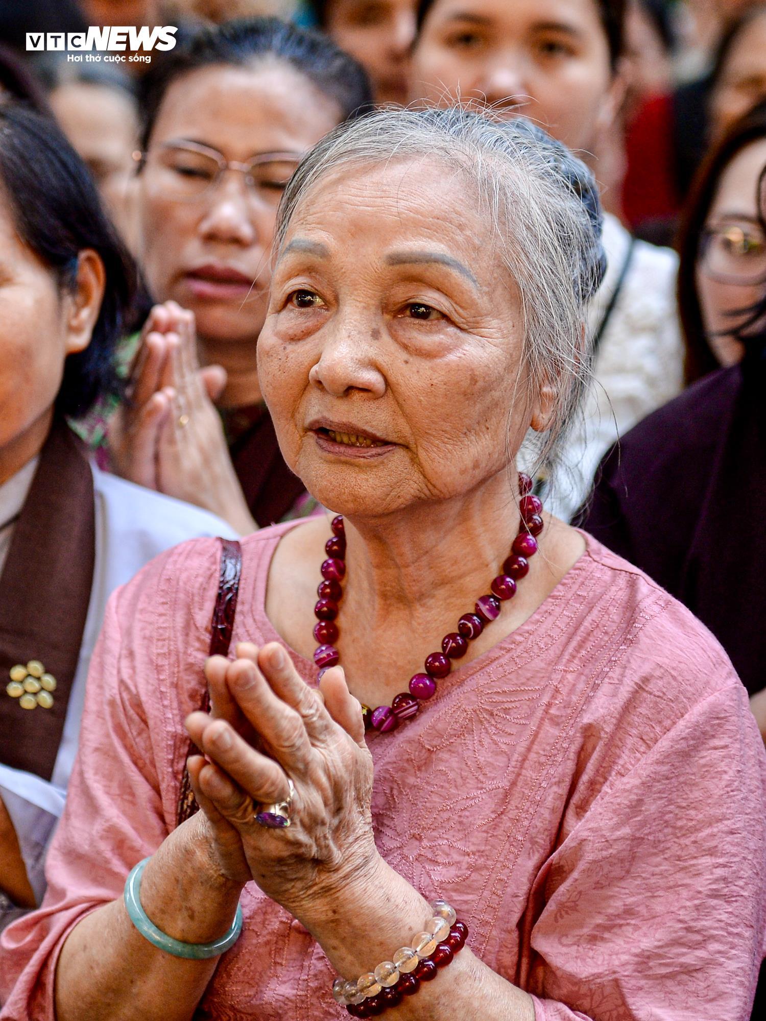 Cung rước xá lợi Đức Phật từ chùa Quán Sứ tới chùa Tam Chúc - Ảnh 5.