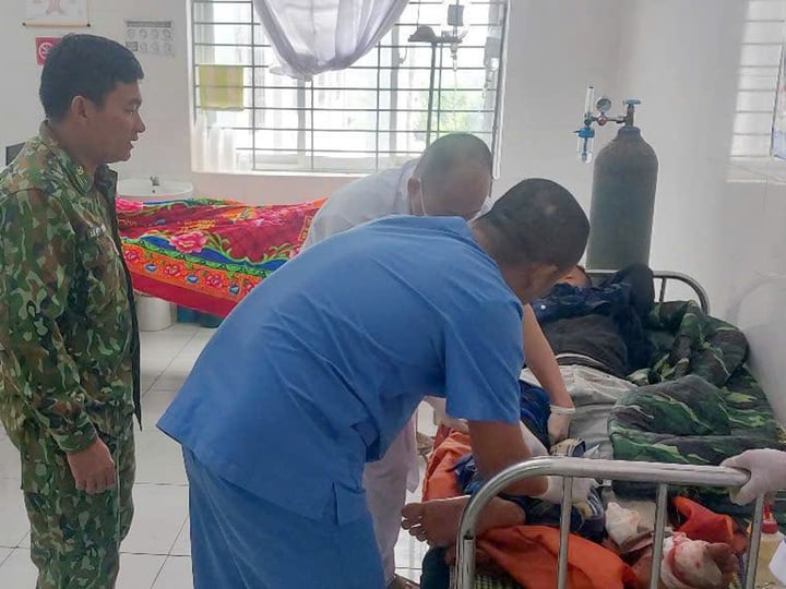 Tìm kiếm nạn nhân vụ sạt lở ở Lai Châu: Cố gắng cứu hộ khẩn cấp - Ảnh 7. Tìm kiếm nạn nhân vụ sạt lở ở Lai Châu: Cố gắng cứu hộ khẩn cấp - Ảnh 7.
