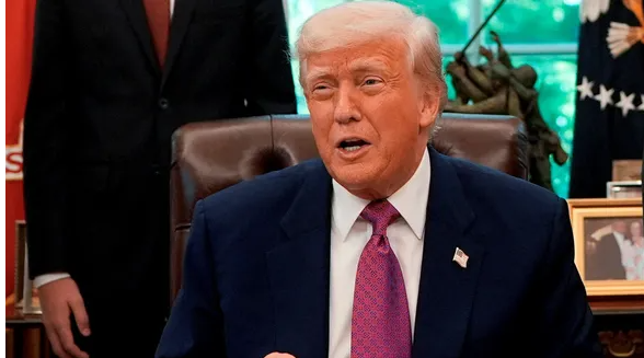 D&atilde;y số lạ của cựu gi&aacute;m đốc FBI khiến Tổng thống Donald Trump l&ecirc;n tiếng- Ảnh 1.