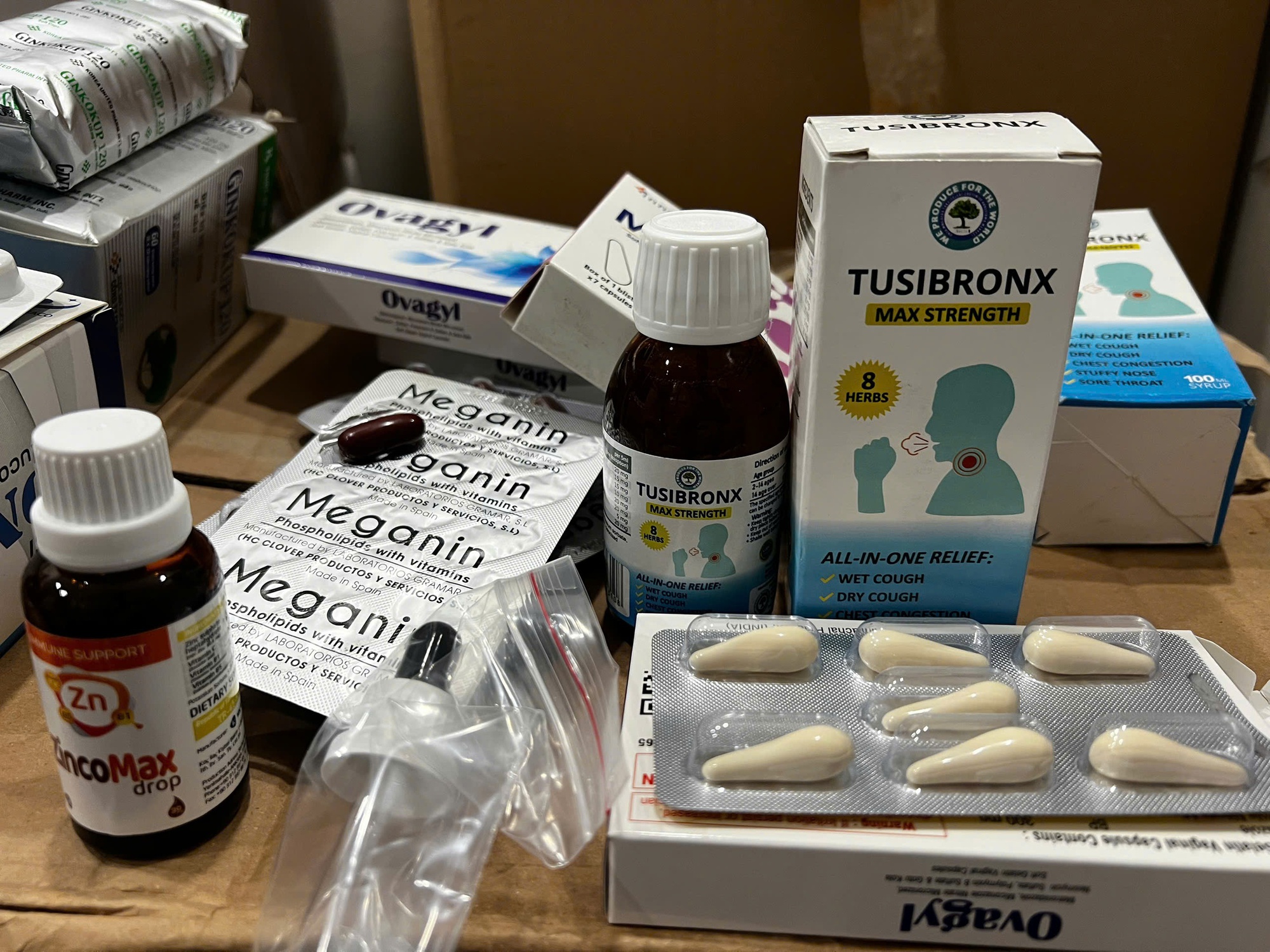 Cận cảnh thuốc thực phẩm chức năng giả bị thu giữ tại Hà Nội - Ảnh 5. Cận cảnh thuốc thực phẩm chức năng giả bị thu giữ tại Hà Nội - Ảnh 5.