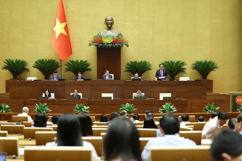 Quốc hội phê duyệt ngân sách Nhà nước năm 2025 với 44 . 000 Tỷ đồng chi chế độ cán bộ - Ảnh 1. Quốc hội phê duyệt ngân sách Nhà nước năm 2025 với 44 . 000 Tỷ đồng chi chế độ cán bộ - Ảnh 1.