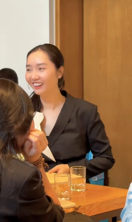 Ngoại hình của em gái Cường Đô La ở hiện tại gây chú ý- Ảnh 3. Ngoại hình của em gái Cường Đô La ở hiện tại gây chú ý- Ảnh 3.