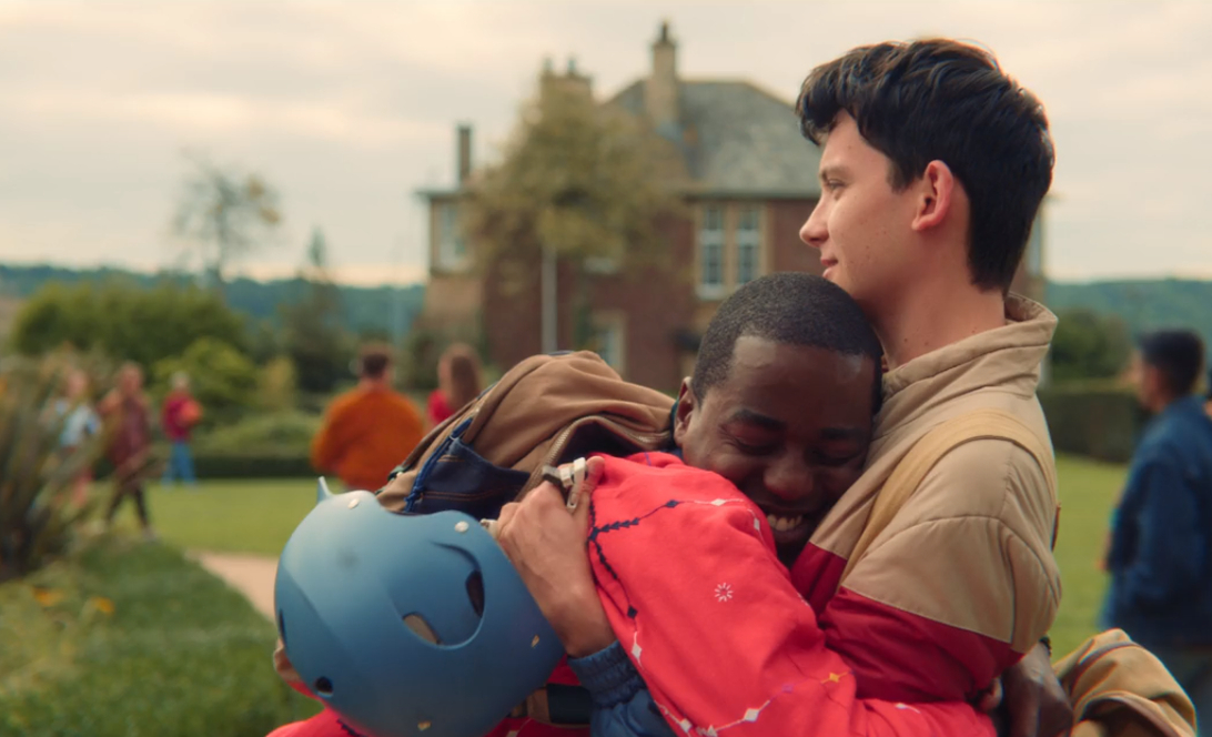 Xem phim "Sex Education", t&ocirc;i bất ngờ trước một c&acirc;u thoại, liền kể cho con nghe, ngờ đ&acirc;u con th&uacute; nhận hết mọi tội lỗi - Ảnh 1.