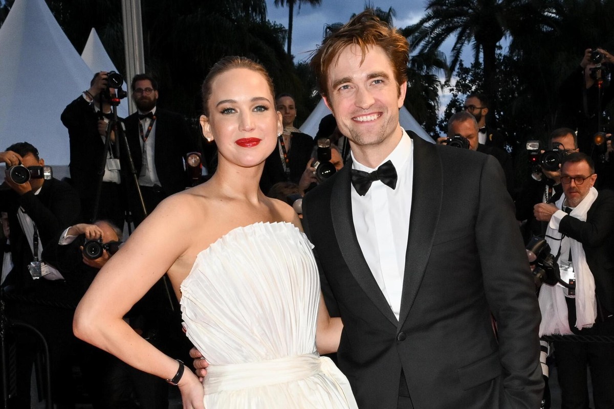 Phim 18+ ngập cảnh nóng nhận tràng pháo tay 9 phút ở Cannes 2025, nữ chính diễn hay đến mức netizen đòi trao ngay Oscar- Ảnh 1.