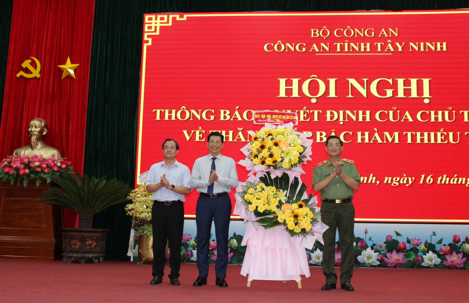 Giám đốc Công an tỉnh Tây Ninh được thăng cấp bậc hàm Thiếu tướng- Ảnh 1.