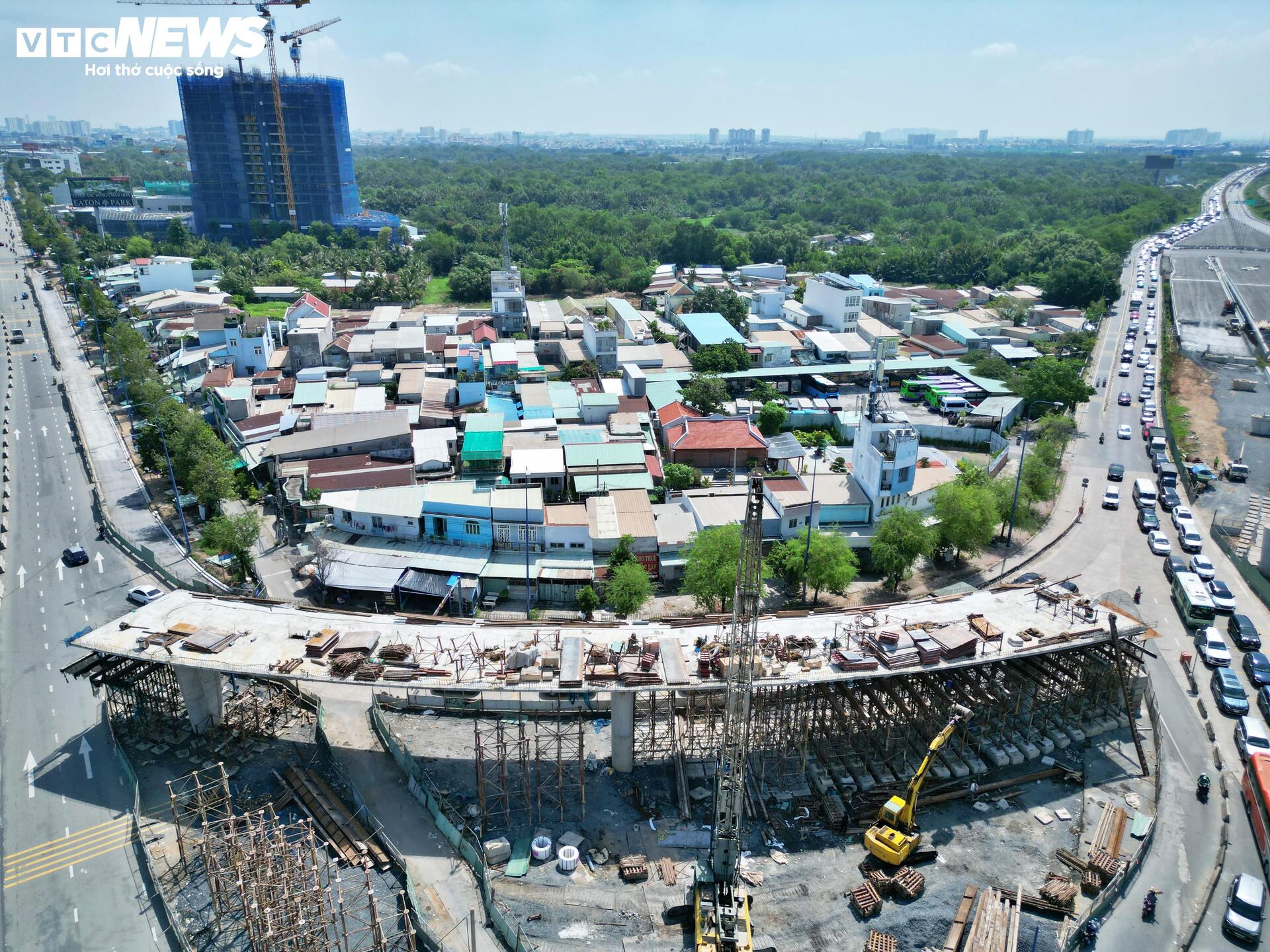 Cận cảnh nút giao An Phú hiện đại nhất TP . HCM dự kiến thông xe tháng 6 - Ảnh 7. Cận cảnh nút giao An Phú hiện đại nhất TP . HCM dự kiến thông xe tháng 6 - Ảnh 7.