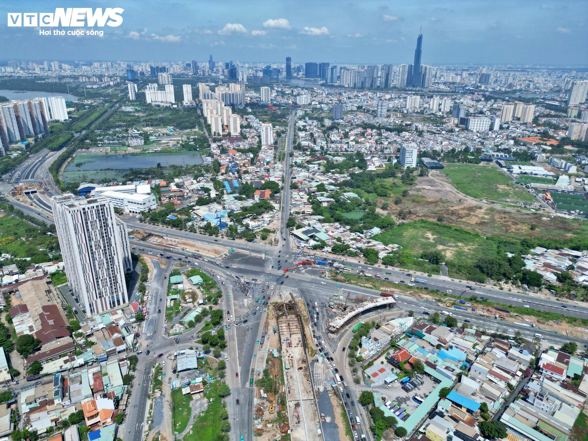 Cận cảnh nút giao An Phú hiện đại nhất TP . HCM dự kiến thông xe tháng 6 - Ảnh 12. Cận cảnh nút giao An Phú hiện đại nhất TP . HCM dự kiến thông xe tháng 6 - Ảnh 12.